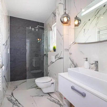 Modern In With Swimming Pool Ferienhaus *