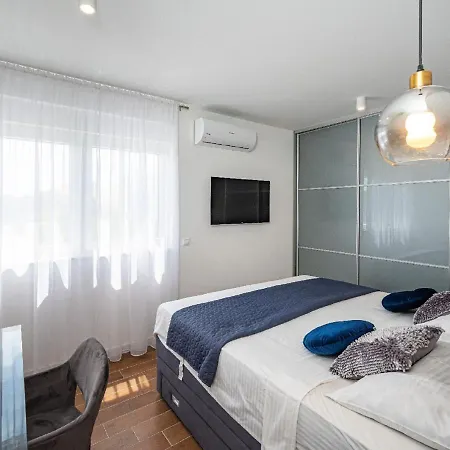Modern In With Swimming Pool * Zaton (Zadar)